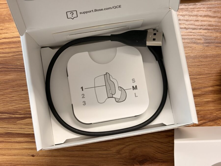 Bose QuietComfort Earbudsの付属品(USB-Cケーブル・イヤーチップ類)